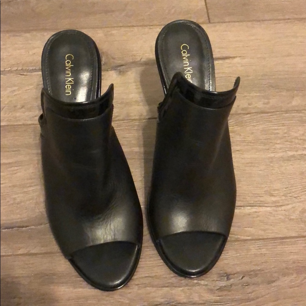 Booties/open toe mules